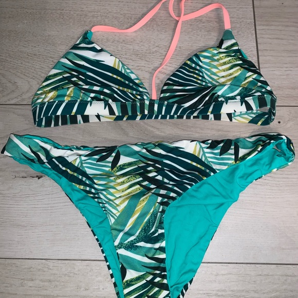 Roxy reversible tropical bikini - Picture 1 of 2